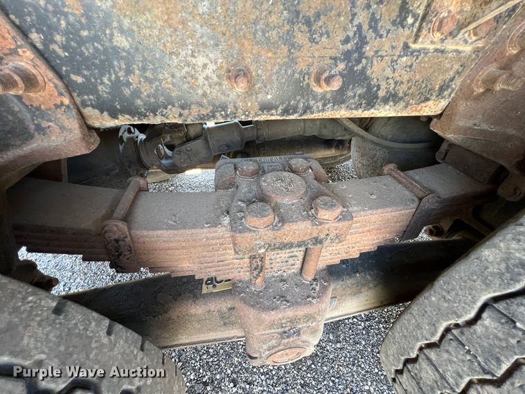 image for item JA9724 2005 International 7400  dump truck