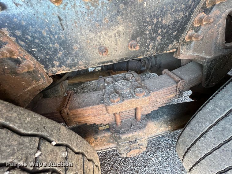 image for item JA9724 2005 International 7400  dump truck