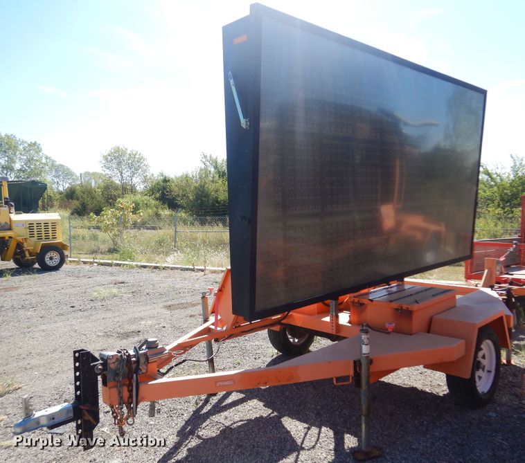 image for item JA9726 2007 Ver-Mac PCMS1210  message board trailer