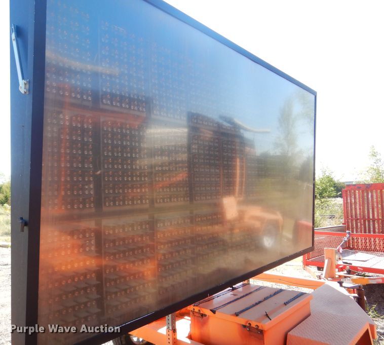 image for item JA9726 2007 Ver-Mac PCMS1210  message board trailer