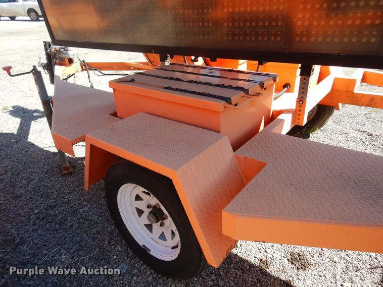 image for item JA9726 2007 Ver-Mac PCMS1210  message board trailer