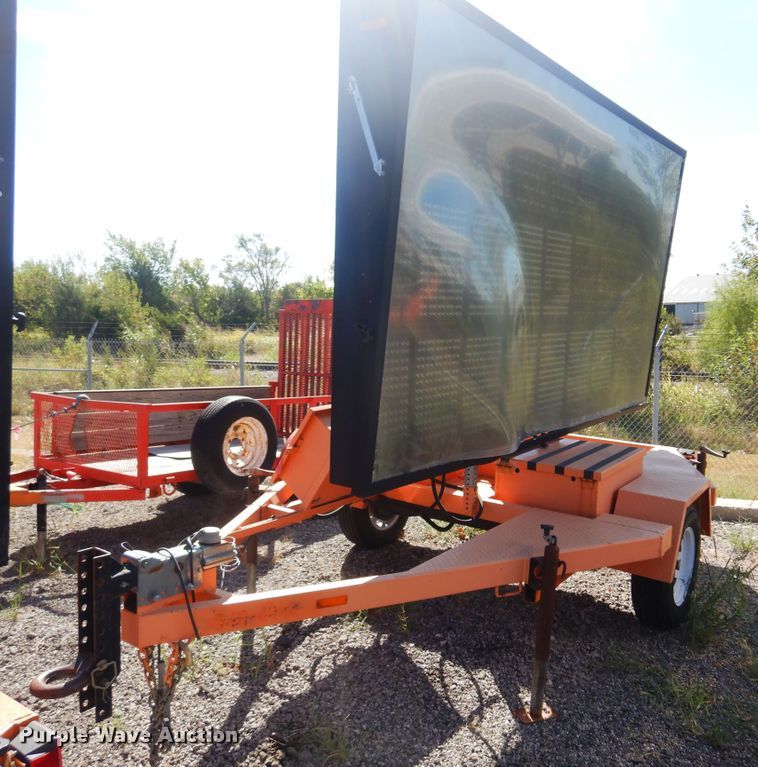 image for item JA9727 2008 Ver-Mac PCMS1210  message board trailer