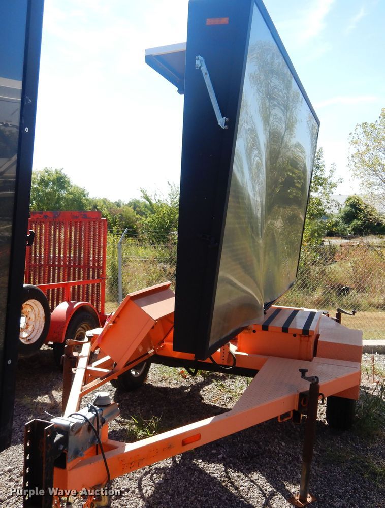 image for item JA9727 2008 Ver-Mac PCMS1210  message board trailer