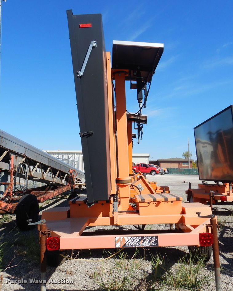 image for item JA9727 2008 Ver-Mac PCMS1210  message board trailer