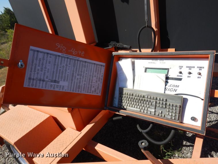 image for item JA9727 2008 Ver-Mac PCMS1210  message board trailer