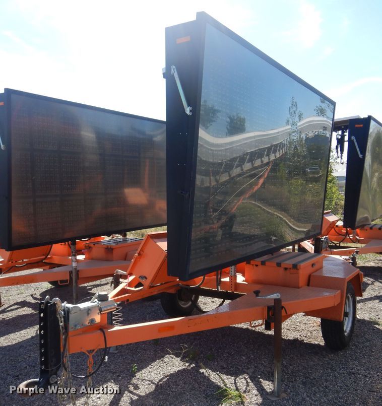 image for item JA9728 2007 Ver-Mac PCMS1210  message board trailer