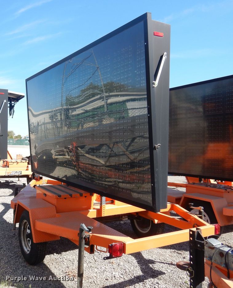 image for item JA9728 2007 Ver-Mac PCMS1210  message board trailer