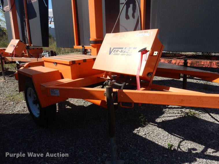 image for item JA9728 2007 Ver-Mac PCMS1210  message board trailer