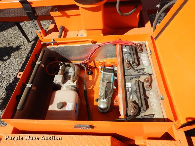 image for item JA9728 2007 Ver-Mac PCMS1210  message board trailer