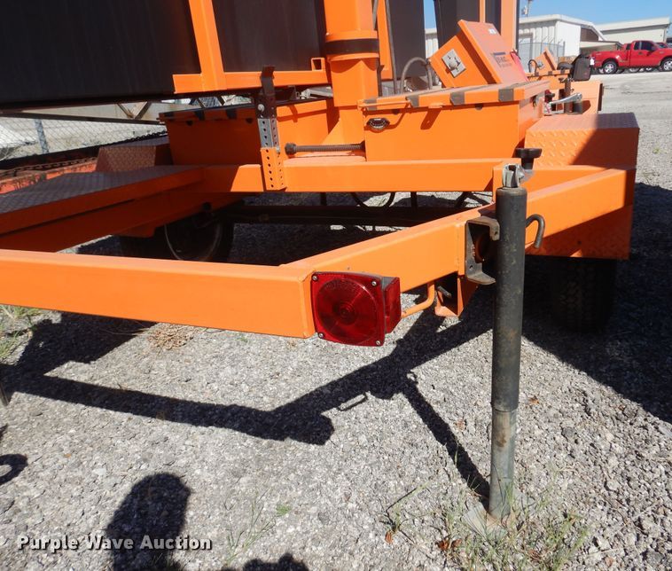 image for item JA9728 2007 Ver-Mac PCMS1210  message board trailer