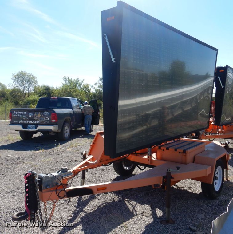 image for item JA9729 2008 Ver-Mac PCMS1210  message board trailer