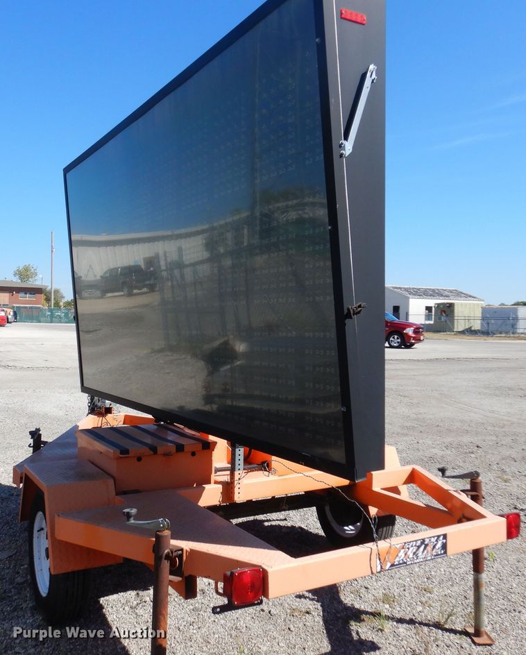 image for item JA9729 2008 Ver-Mac PCMS1210  message board trailer