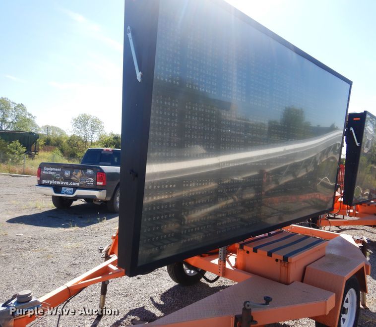 image for item JA9729 2008 Ver-Mac PCMS1210  message board trailer