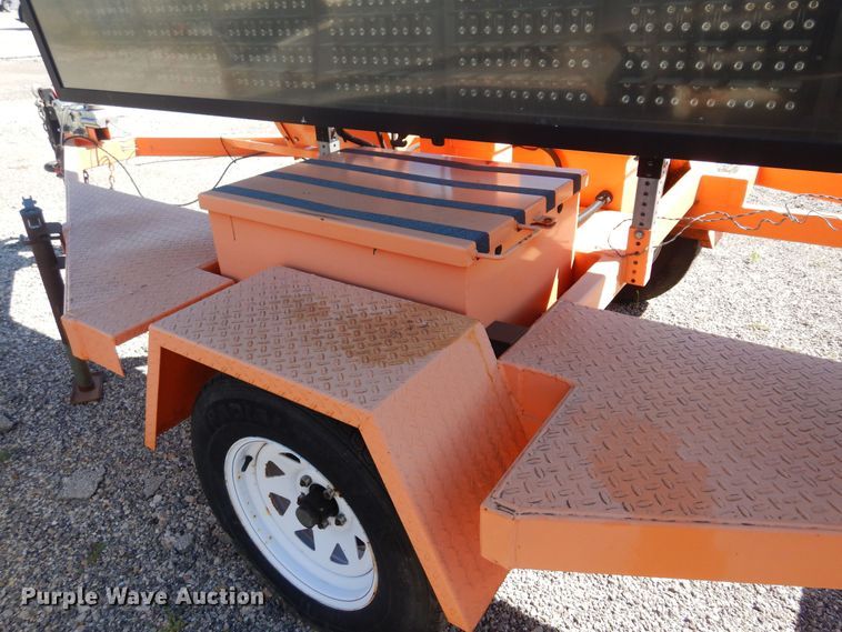 image for item JA9729 2008 Ver-Mac PCMS1210  message board trailer