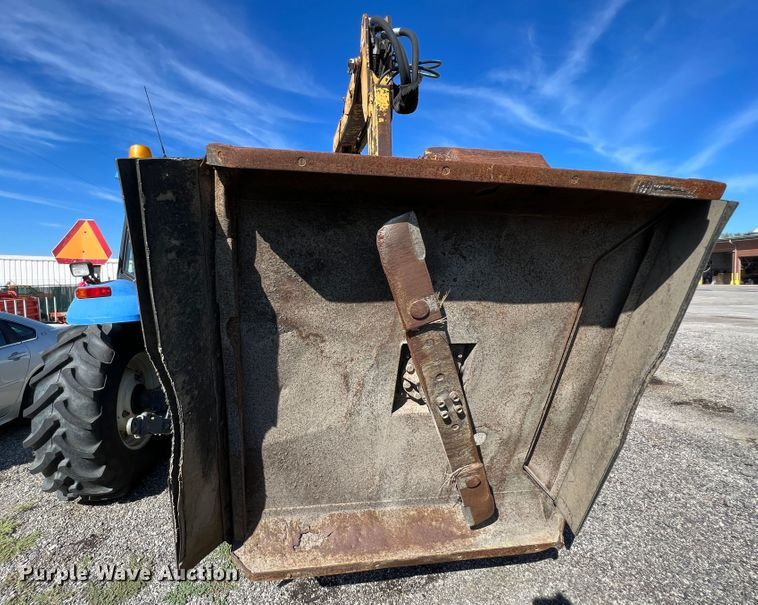 image for item JA9734 2001 New Holland TS110  MFWD tractor