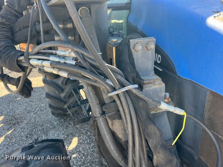 image for item JA9734 2001 New Holland TS110  MFWD tractor