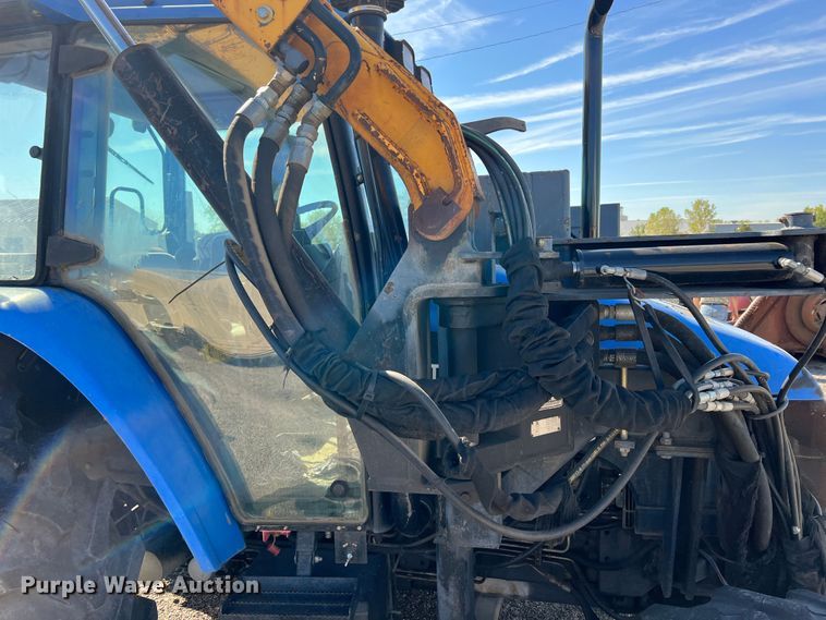 image for item JA9734 2001 New Holland TS110  MFWD tractor