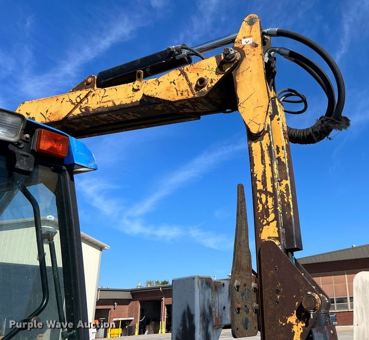 image for item JA9734 2001 New Holland TS110  MFWD tractor