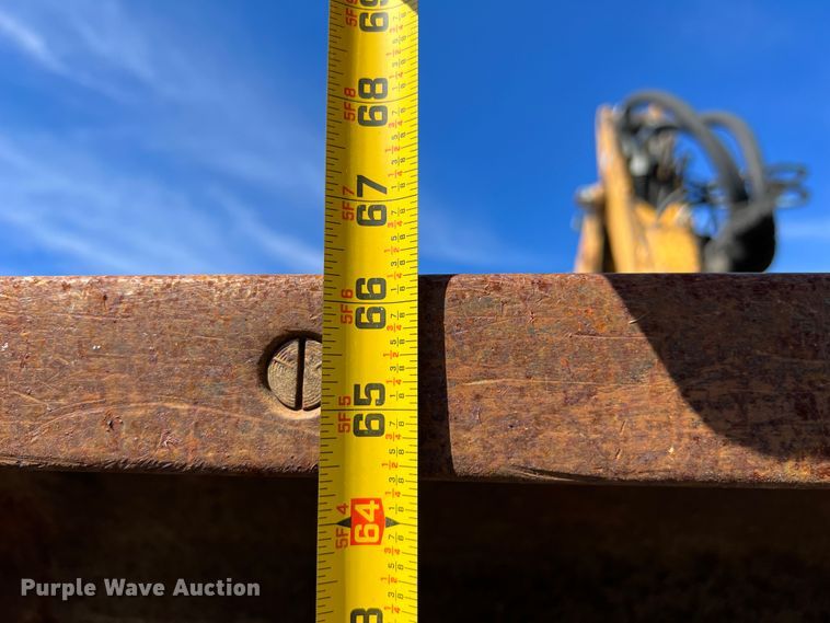 image for item JA9734 2001 New Holland TS110  MFWD tractor