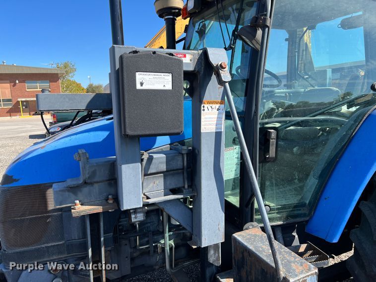 image for item JA9734 2001 New Holland TS110  MFWD tractor