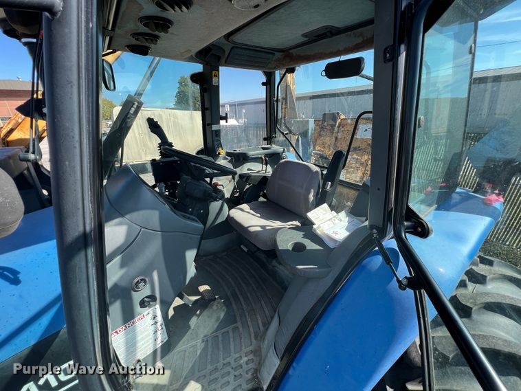 image for item JA9734 2001 New Holland TS110  MFWD tractor