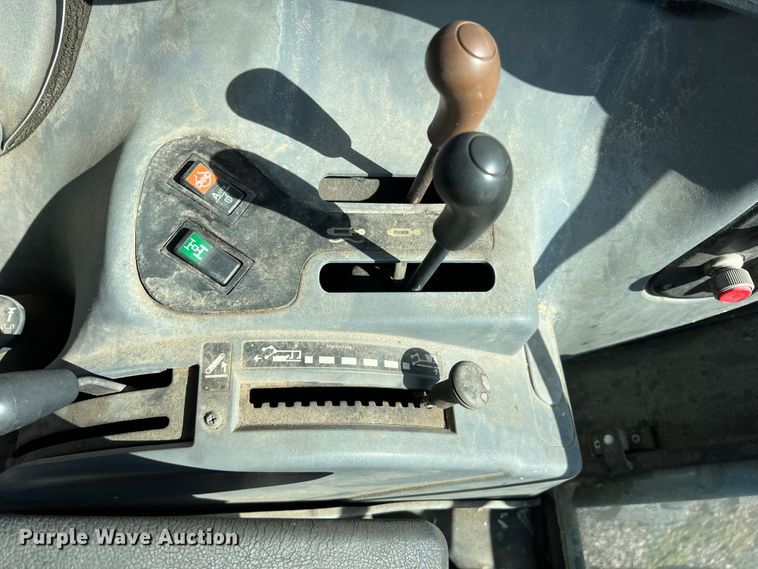 image for item JA9734 2001 New Holland TS110  MFWD tractor