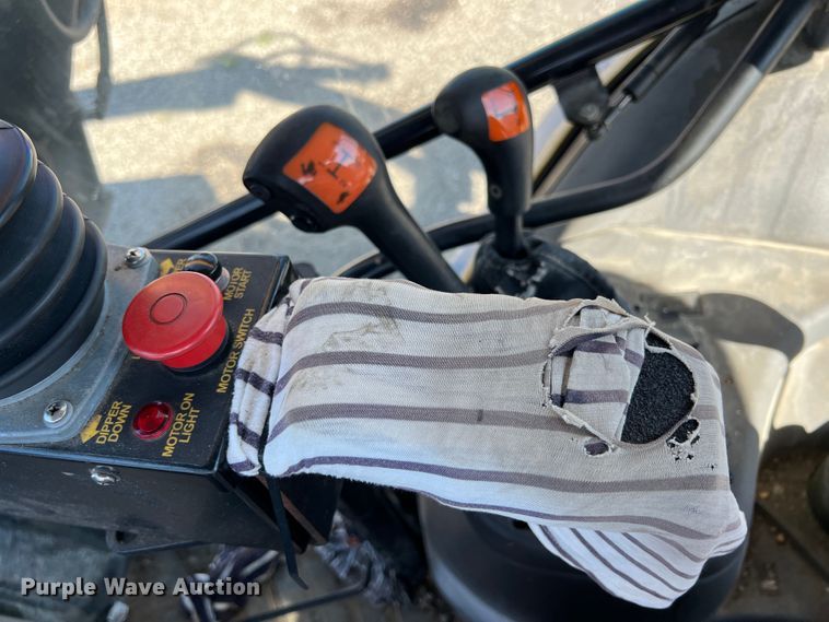 image for item JA9734 2001 New Holland TS110  MFWD tractor