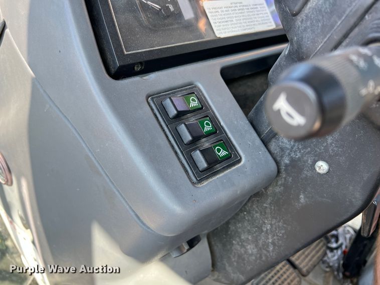 image for item JA9734 2001 New Holland TS110  MFWD tractor