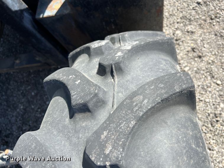 image for item JA9734 2001 New Holland TS110  MFWD tractor