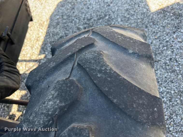 image for item JA9734 2001 New Holland TS110  MFWD tractor