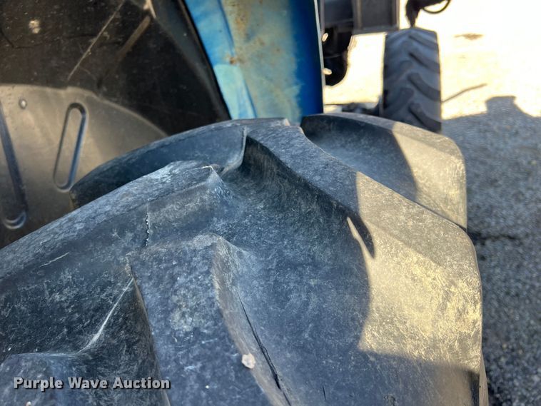 image for item JA9734 2001 New Holland TS110  MFWD tractor