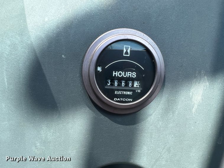 image for item JA9734 2001 New Holland TS110  MFWD tractor