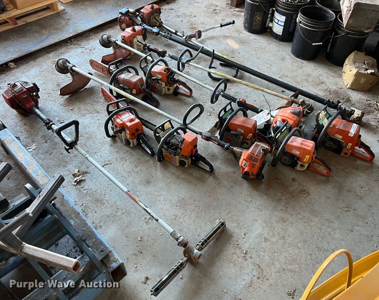 Lawn and garden equipment in Chanute, KS Item JA9767 sold Purple Wave