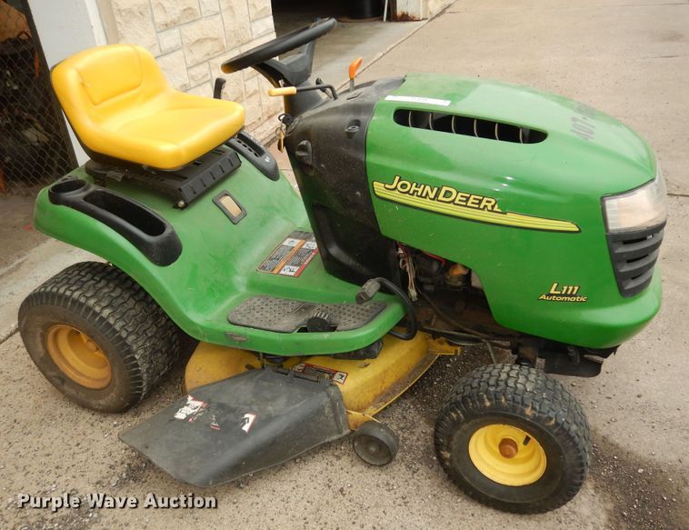 image for item KF9396 2005 John Deere L111 lawn mower