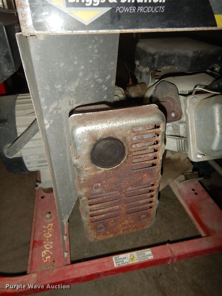 image for item KF9411 2004 Briggs & Stratton 5500 generator