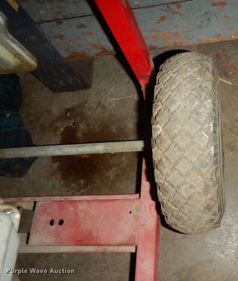 image for item KF9411 2004 Briggs & Stratton 5500 generator