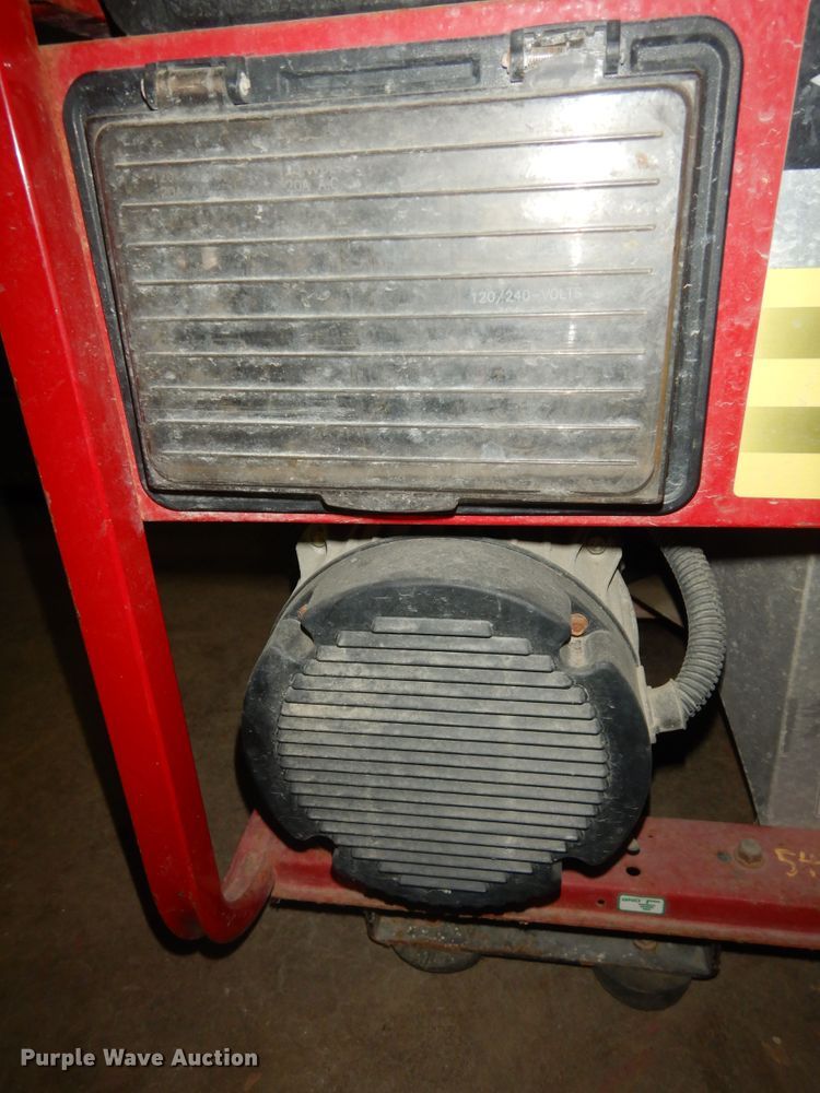 image for item KF9411 2004 Briggs & Stratton 5500 generator