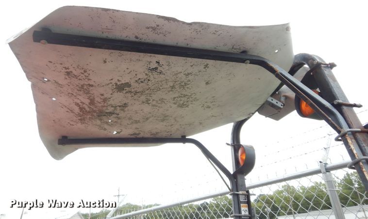 image for item KF9424 2001 DewEze 72 slope mower