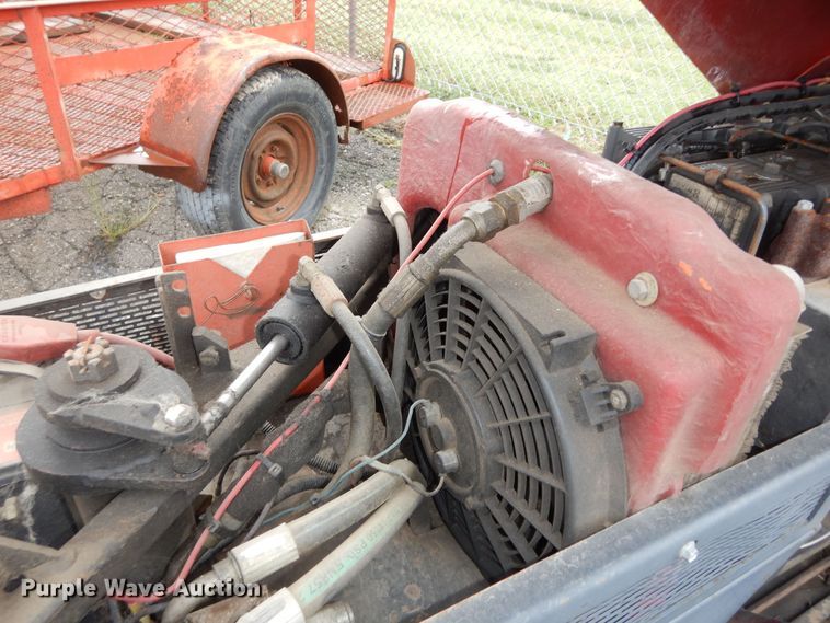 image for item KF9424 2001 DewEze 72 slope mower