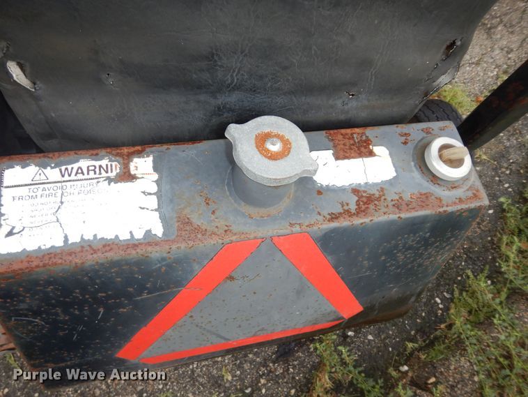 image for item KF9424 2001 DewEze 72 slope mower