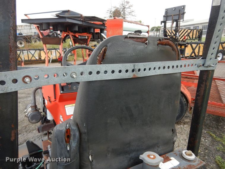 image for item KF9424 2001 DewEze 72 slope mower