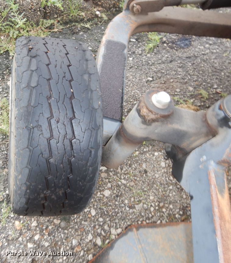 image for item KF9424 2001 DewEze 72 slope mower