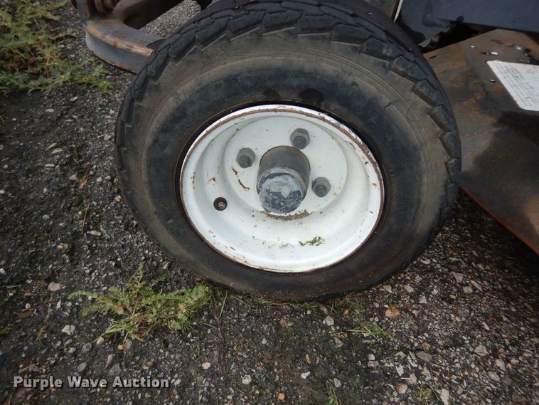 image for item KF9424 2001 DewEze 72 slope mower