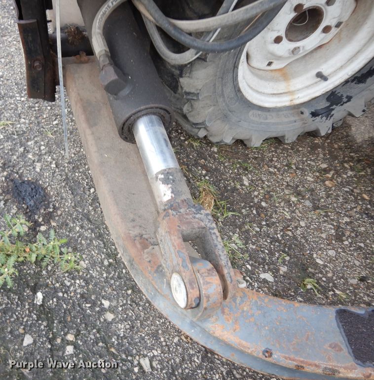 image for item KF9424 2001 DewEze 72 slope mower