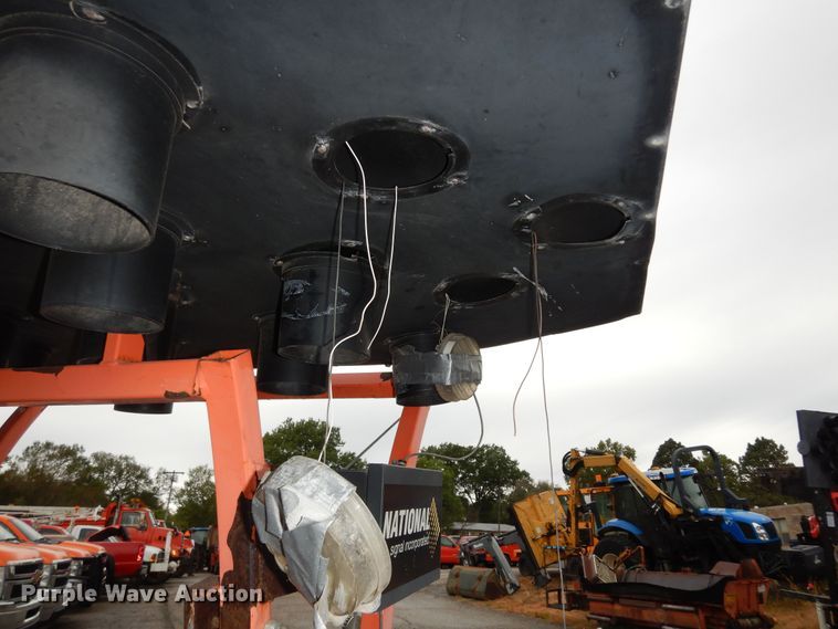 image for item KF9425 2011 National Signal Aero-Lite arrow board trailer