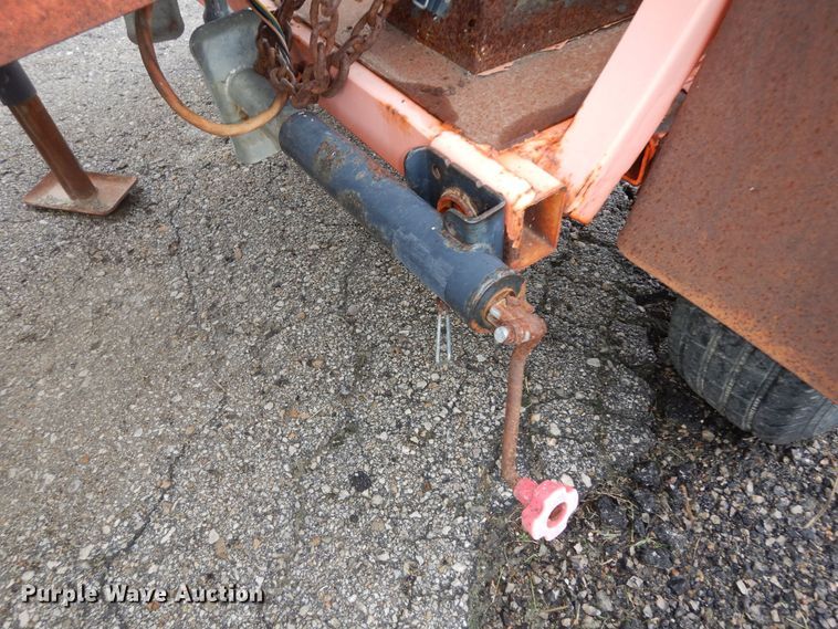 image for item KF9425 2011 National Signal Aero-Lite arrow board trailer