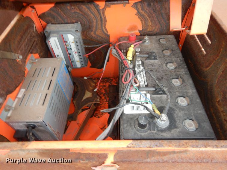 image for item KF9425 2011 National Signal Aero-Lite arrow board trailer