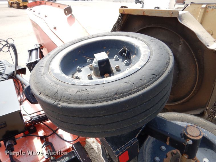 image for item LB9998 2011 Land Pride RCBM6610  rotary mower