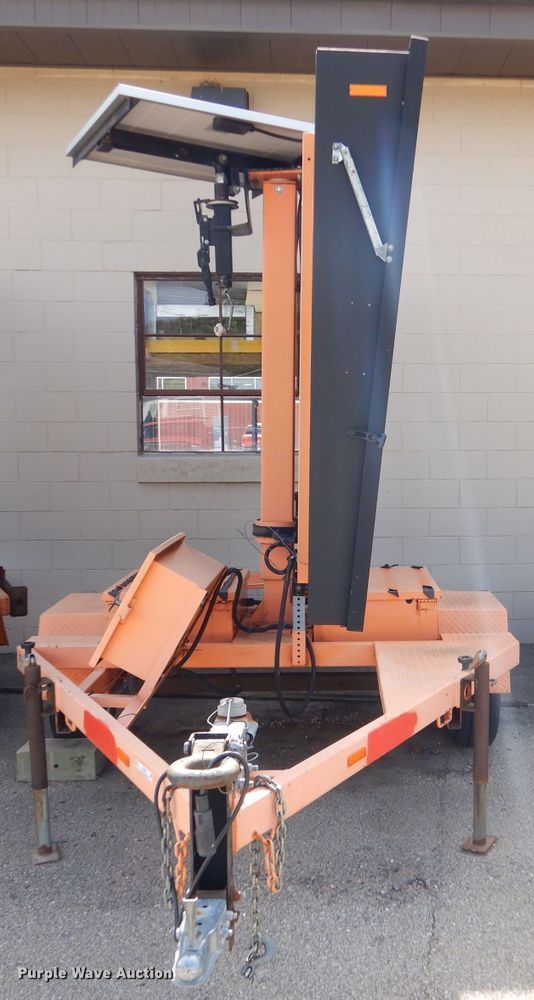 image for item LC9001 2007 Ver-Mac PCMS 1210 message board trailer