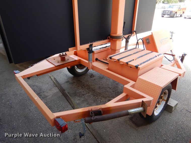 image for item LC9001 2007 Ver-Mac PCMS 1210 message board trailer